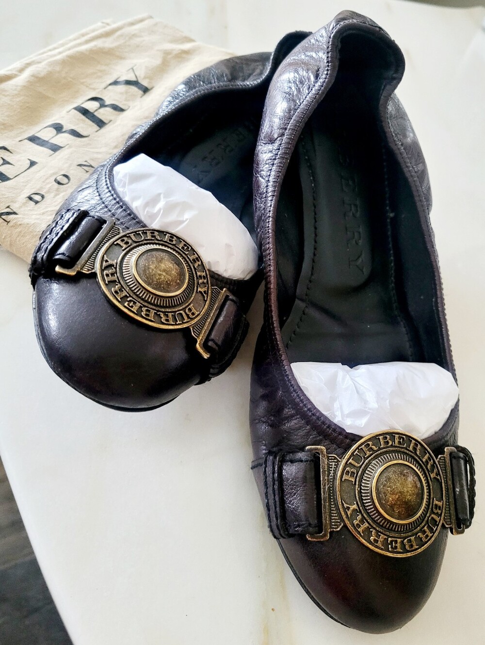 Burberry Lamb Leather Ballet Flats with Gold Logo Medallion Brown US 9